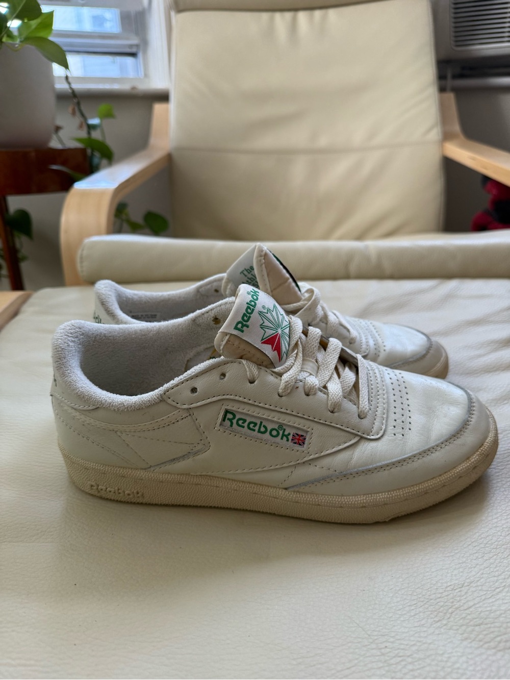 Reebok Club C 85 White Leather Sneakers Green Logo Women’s 8.5
